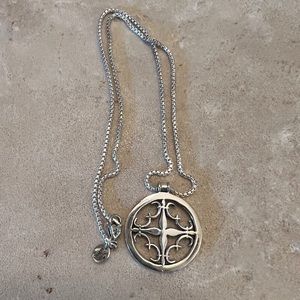 CRISTY CALI 925 MEDIUM SOLID AMULET ON 20” CC BOX CHAIN BNWB EXCELLENT